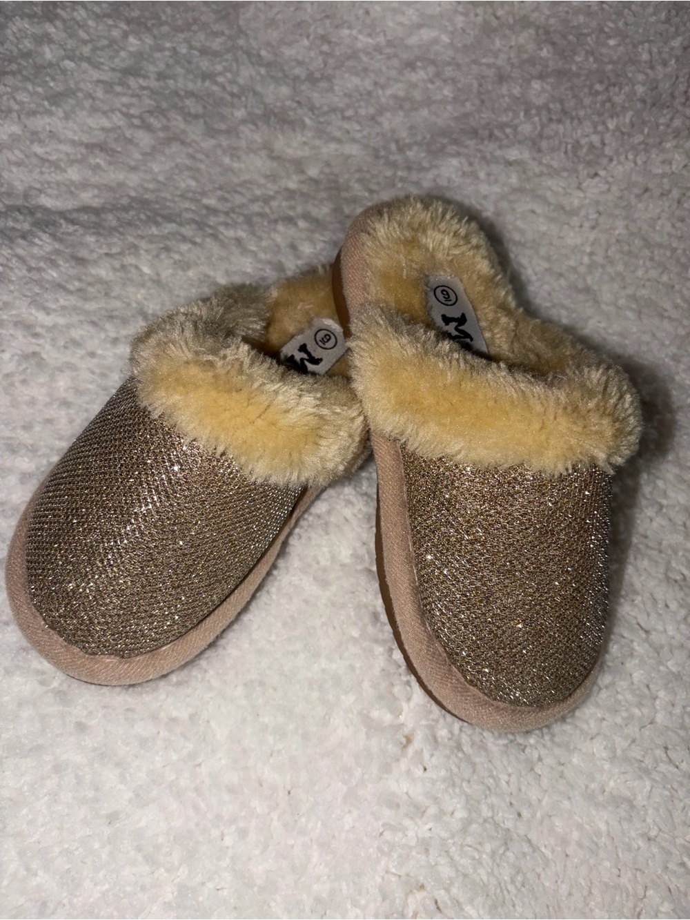 Mudd Girls' Glitter Slip-On Slippers with Faux-Fur Trim - Gold